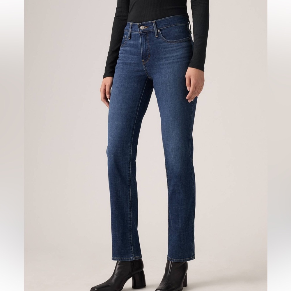 Levi's 314 Shaping Straight in Dark Wash w/ Raw Hem Size 27
